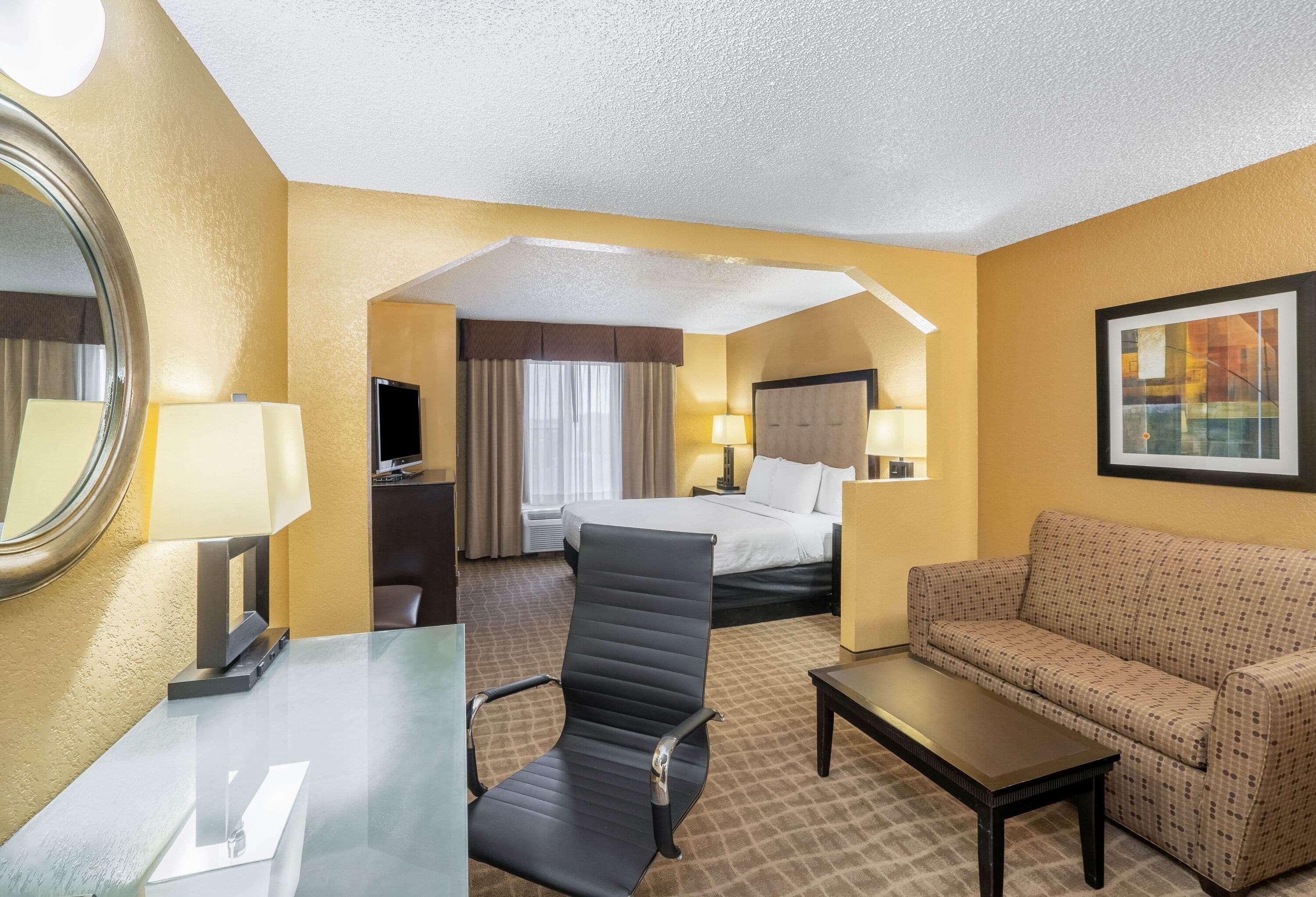 Hotel La Quinta By Wyndham Hot Springs Exterior foto