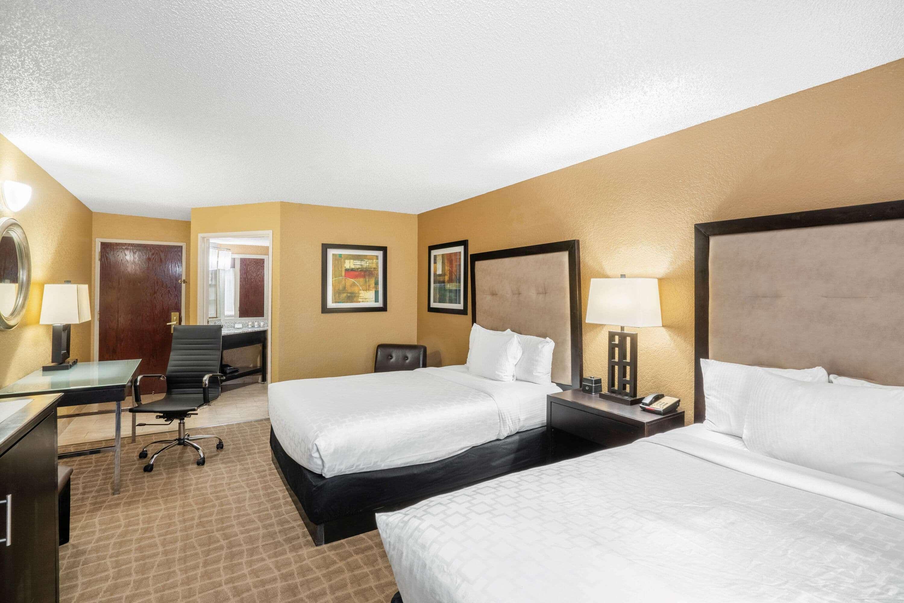 Hotel La Quinta By Wyndham Hot Springs Exterior foto