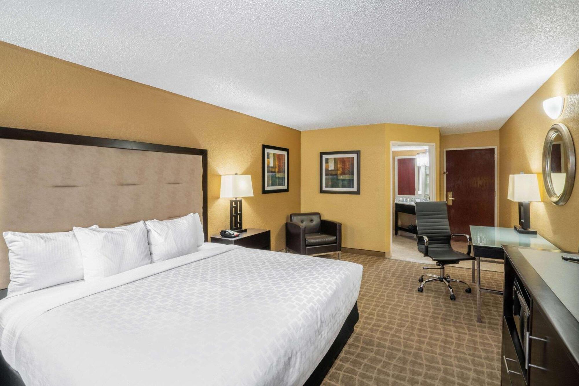 Hotel La Quinta By Wyndham Hot Springs Exterior foto